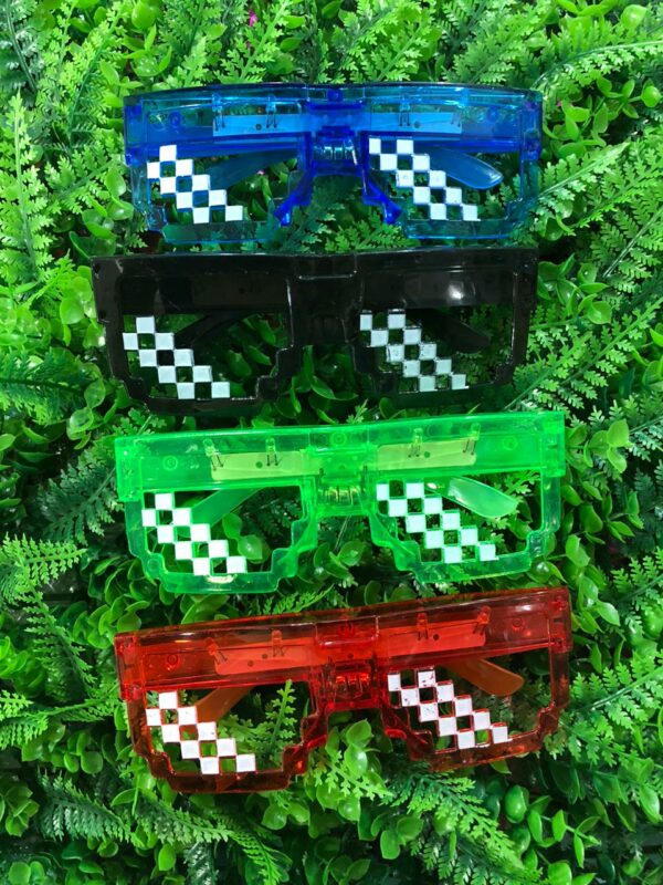 Lentes Diseño PixelArt con Luces (Colores surtidos) x12u