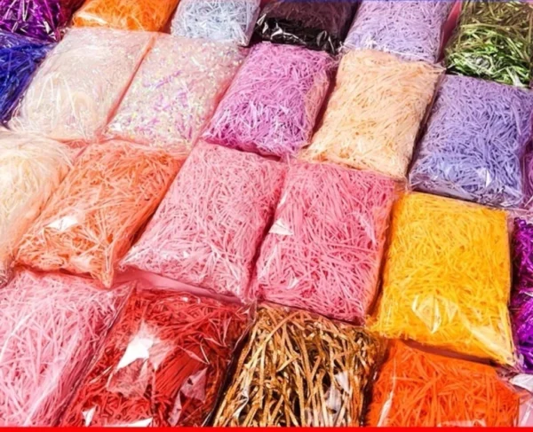 Viruta De Papel Brillo Para Relleno De Regalos 100g xU